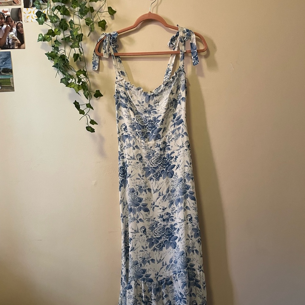 Reformation Nikita Dress in Pompadour - Like New! Only worn three times. Size 4.